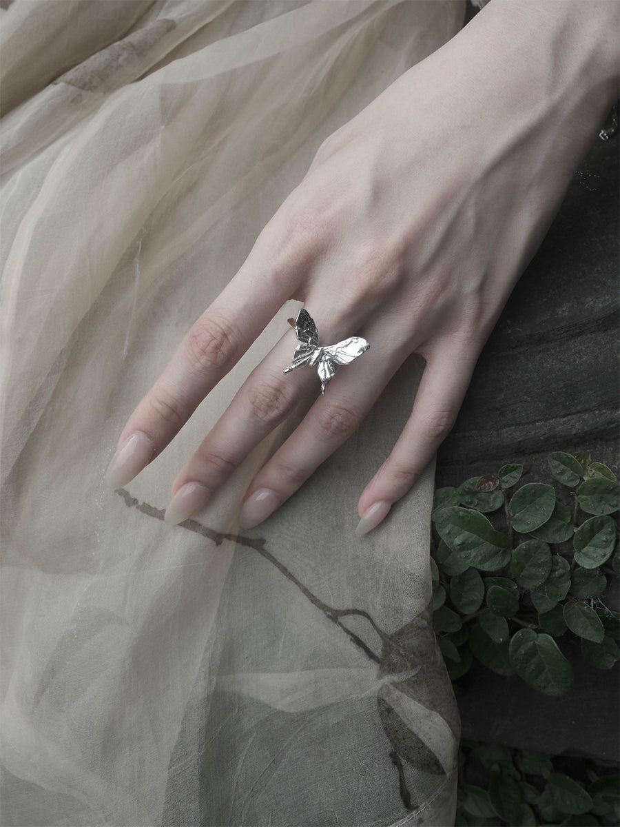 Stillwing Ring